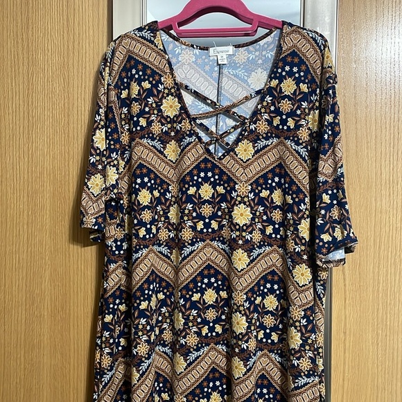 Espresso 3X V neck criss cross front tunic floral abstract Aztec print - Picture 2 of 10